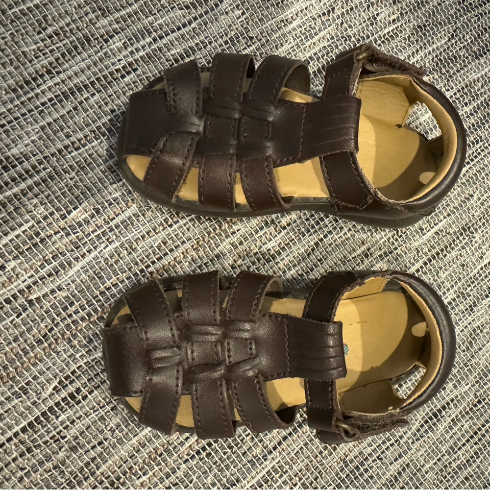 Brown toddler Sandals